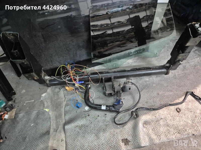 Оригинален теглич за ауди q5 2010г, снимка 1