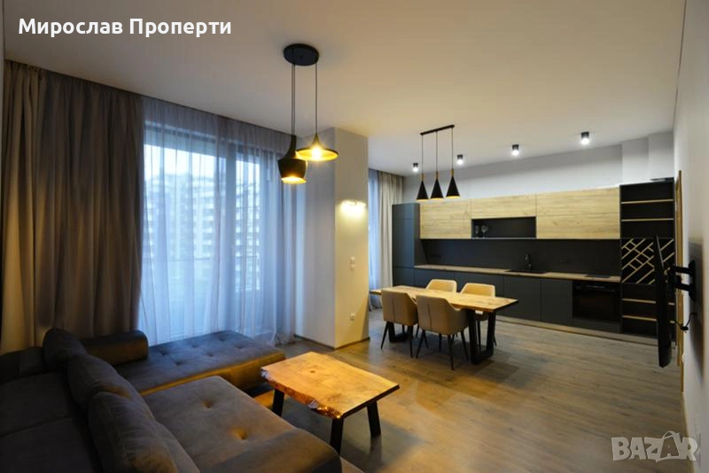 Продаваме 3-Стаен Апартамент В Лагера, снимка 1