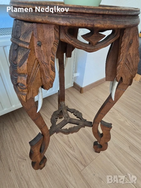 Стара масичка за цветя., снимка 1