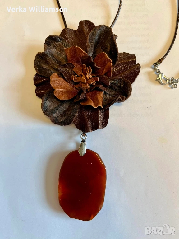 Кафяво колие с голям ахат и кожено цвете модел 90, снимка 1