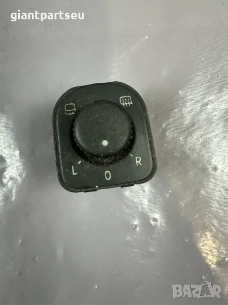 Бутон Регулиране Огледала за VW Golf 5 Golf 6 Passat Jetta 1K0959565J, снимка 1