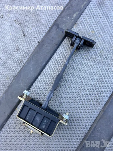 Ограничител врата предна лява за Мерцедес CLS. W219. 2004-2010г, снимка 1