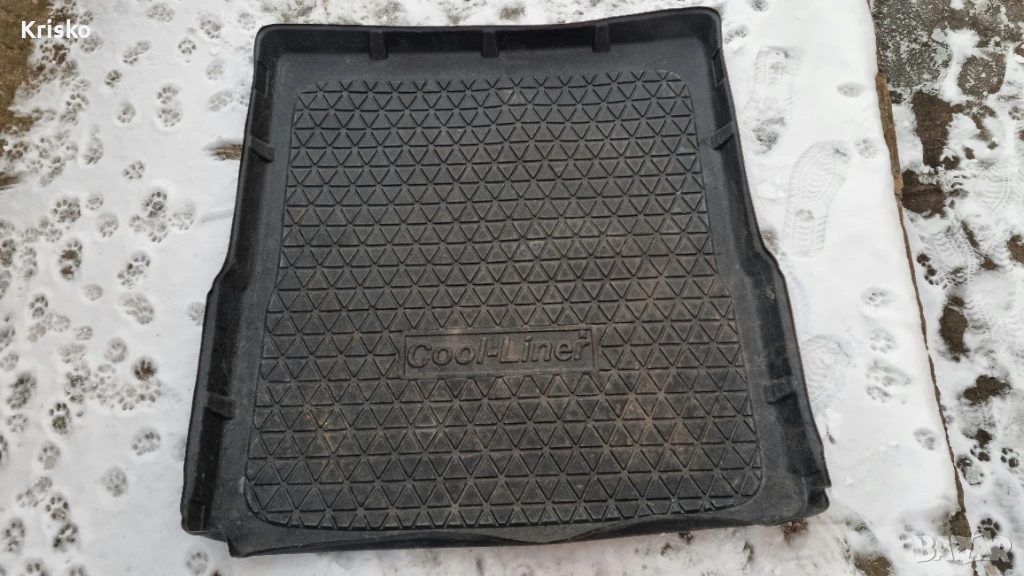  Стелка за багажника за Фолксваген Пасат 7 комби, снимка 1