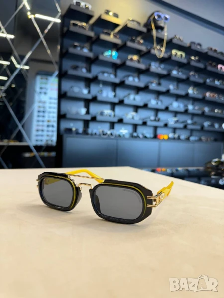 очила с черен обикновен калъф и ув защита, снимка 1