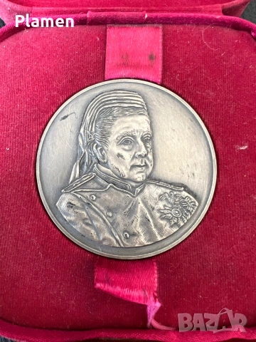 РЯДЪК НАСТОЛЕН МЕДАЛ 124 Г. От СФОРМИРАНЕТО 9-ТИ ПОЛК ПЛОВДИ, снимка 2 - Антикварни и старинни предмети - 54225257