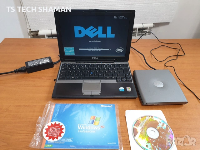 ⭐Продавам уникален ретро лаптоп DELL LATITUDE D420 с Windows XP.⭐, снимка 2 - Антикварни и старинни предмети - 54171935