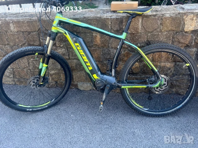 Giant ел велосипед запазен