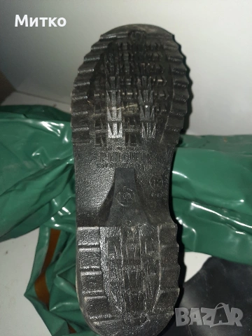 Водоустойчив панталон тип гащеризон с ботуши 42 номер, снимка 10 - Екипировка - 53089546