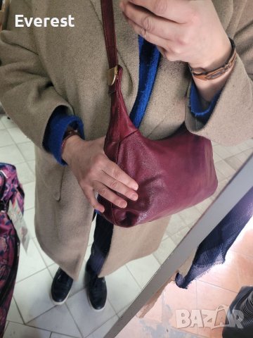 Малка чанта в бордо с регулираща дръжка, снимка 3 - Чанти - 39904466