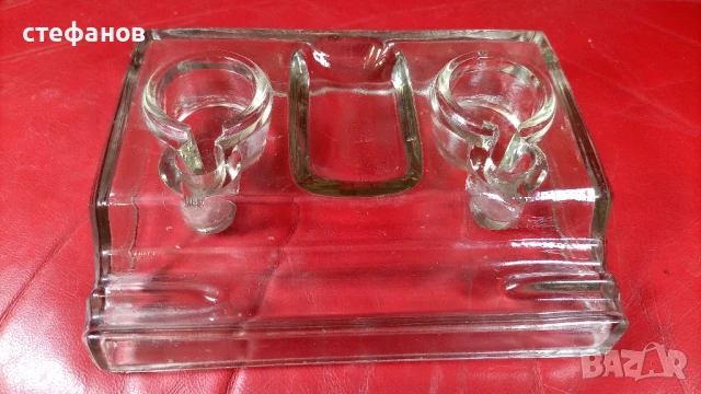 Ретро стъклена мастилница от едно време, неползвана