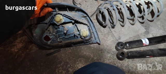 Стоп десен Toyota Yaris 2002г, снимка 2 - Части - 53304156