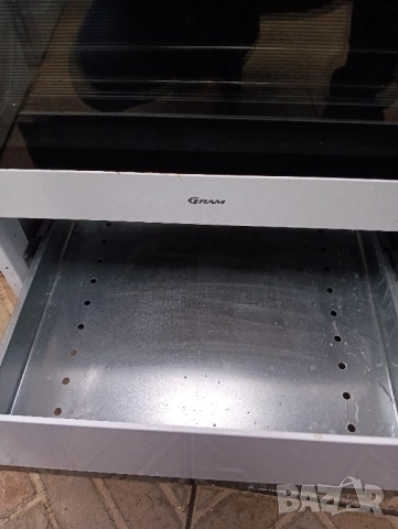 Свободно стояща печка с керамичен плот Gram с две години гаранция!, снимка 10 - Печки, фурни - 52082759