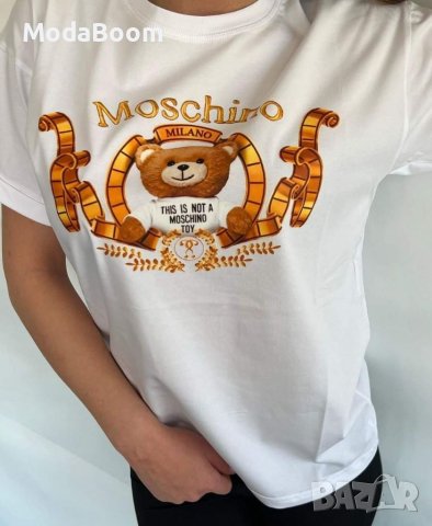 Дамски тениски Moschino, снимка 1 - Тениски - 36773873