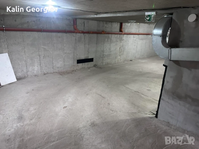 Гараж под наем в идеален център, снимка 3 - Гаражи и паркоместа - 54352272