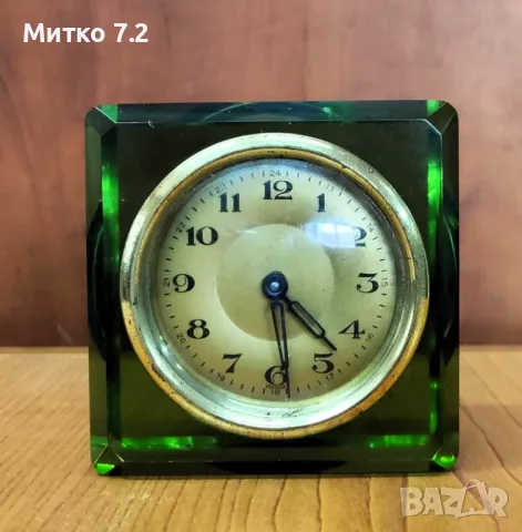 Стар механичен часовник