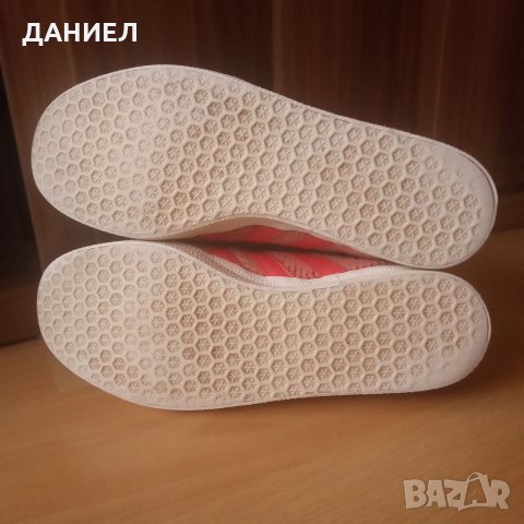 Оригинални Дамски маратонки Adidas GAZELLE номер 40, снимка 5 - Маратонки - 31859525