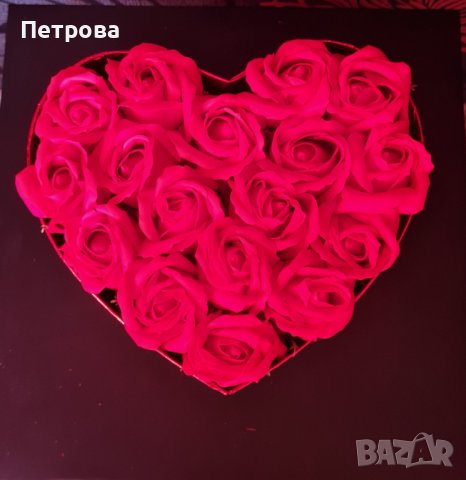 Червени рози в кутия сърце/кутия с 17 броя червени рози/Кутия сърце, снимка 4 - Декорация за дома - 44151552