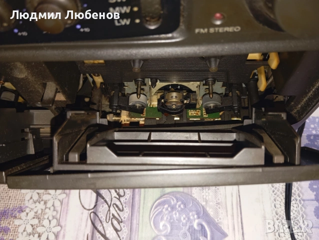 Глава от касетофон Sony CFS715L, снимка 4 - Радиокасетофони, транзистори - 54090329