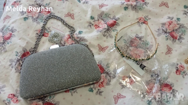 Чантичка с подарък диадема 