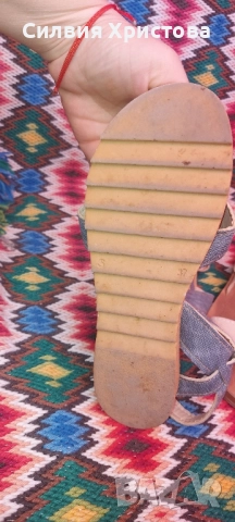 Продавам 2 броя дамски сандали номер 37, снимка 5 - Маратонки - 51785806