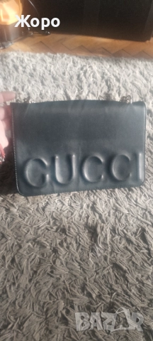 Дамска чанта в перфектно състояние 