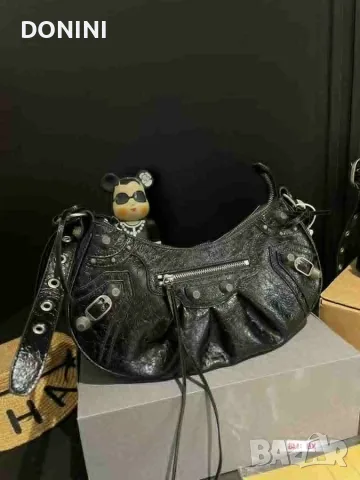 Balenciaga Дамска чанта, кожа, снимка 5 - Чанти - 56079843