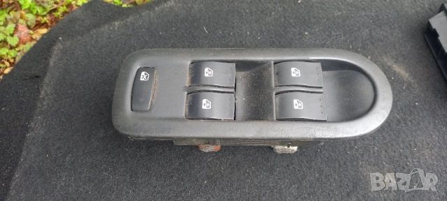 Бутони ел. стъкла Renault Scenic II / Megane II