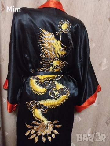 Сатенен халат с две лица черно и червено бродерия дракон , снимка 5 - Нощници - 51915370