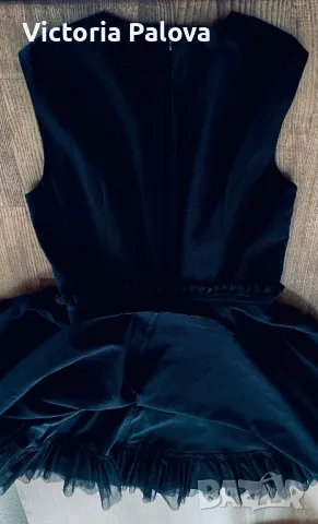 Скъпа маркова оригинал рокля лукс  RED VALENTINO Италия, снимка 16 - Рокли - 50327601