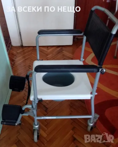 ИНВАЛИДЕН ТОАЛЕТЕН СТОЛ, снимка 2 - Тоалетни столове - 47685277