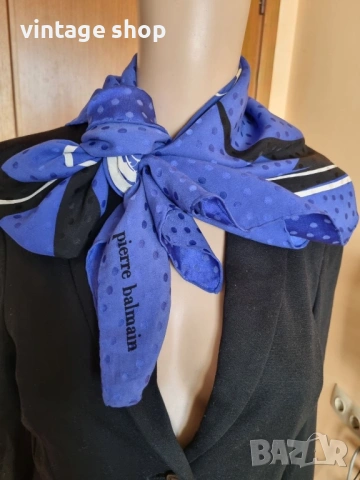 Копринен шал Pierre Balmain, снимка 3 - Шалове - 53927370