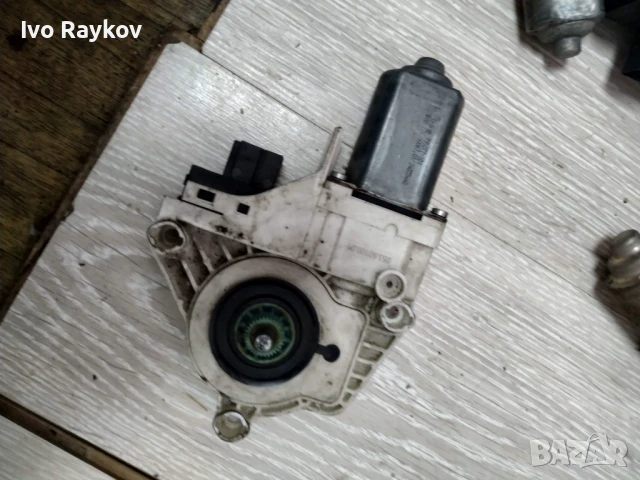 Преден десен стъклоповдигач Audi A6 , 24055440