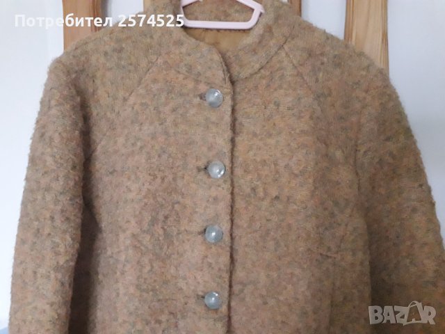 Дамско палто от вълнено букле, снимка 2 - Палта, манта - 38287411