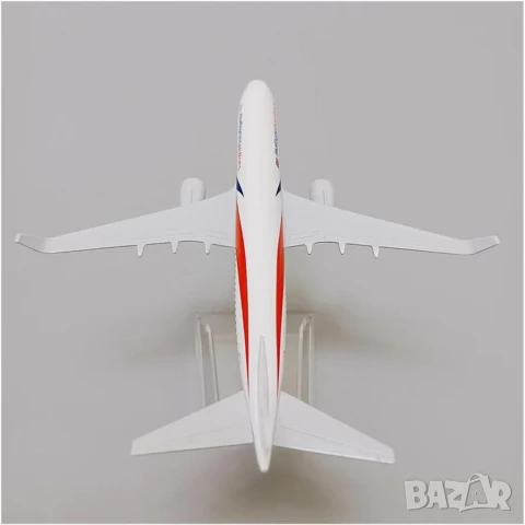 Boeing 737 самолет модел макет Malaysia Airlines пътникопоток полет летене багаж, снимка 4 - Влакчета, самолети, хеликоптери - 50938285