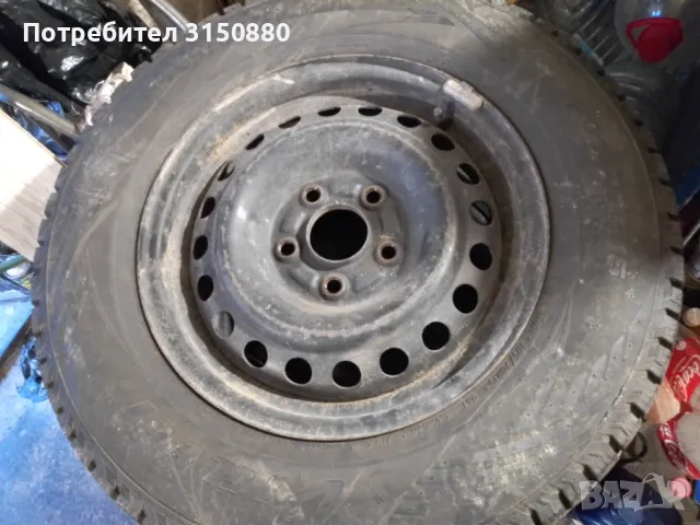 Зимни гуми 205/70/15 с железни джанти, снимка 3 - Гуми и джанти - 47952688