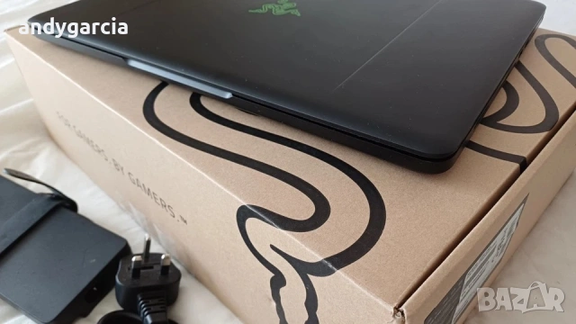 Razer Blade Pro 17.3 4K IGZO Touch/Intel Core i7-7820HK/NVidia GTX 1080 8GB/32GB RAM/1TB SSD NVMe, снимка 7 - Лаптопи за игри - 53299449