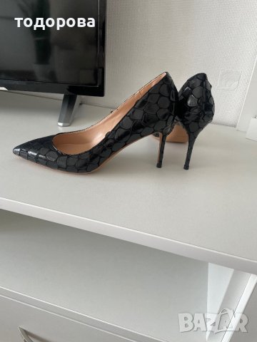 Обувки , снимка 2 - Дамски елегантни обувки - 39904050