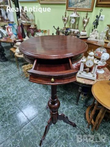 Уникална антикварна висока френска масичка , снимка 6 - Антикварни и старинни предмети - 48417926