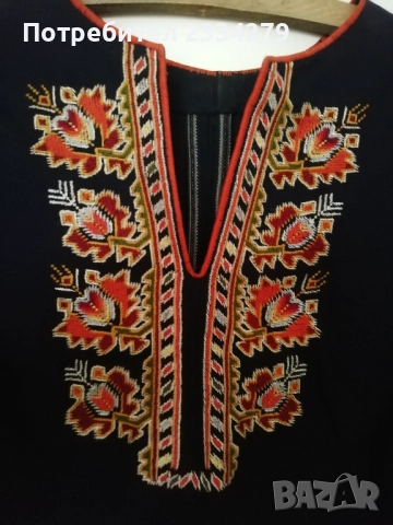 Стар сукман, изработен през 70-те години, използван от народна певица в ансамбъл за песни и танци, снимка 4 - Други ценни предмети - 51550319