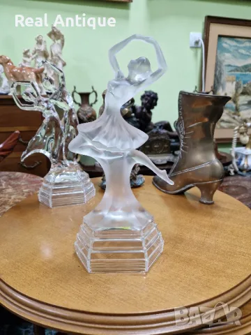 Прекрасна антикварна колекционерска италианска стъклена фигура статуетка , снимка 1
