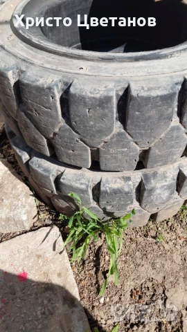 Продавам предни гуми за мотокар, снимка 3 - Гуми и джанти - 50678150