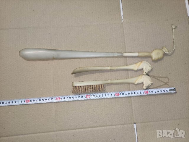 Продавам Обувалки и четка с фигури кон, глава 