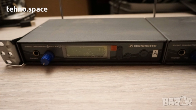 Хибриден трансмитер Senheiser ew300IEM , снимка 2 - Ресийвъри, усилватели, смесителни пултове - 52416309