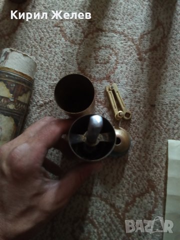 Мелница бронз стара Албания с оригиналната й кутия 25416, снимка 8 - Антикварни и старинни предмети - 34281096