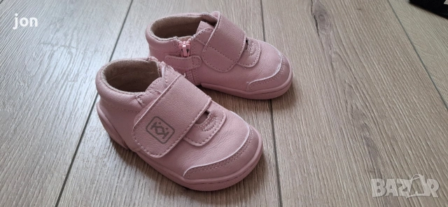бебешки обувки нови