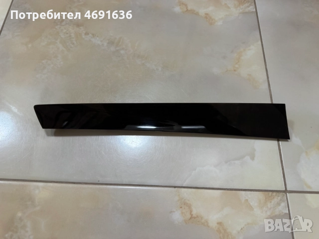 Вътрешна лайсна на предна лява врата на Ауди Audi A8 D4 4H само за 50лв. 4H0867409