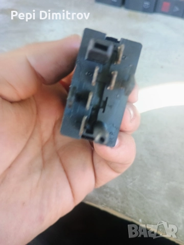 Бутон размразяване на стъкла Ауди 80  B4