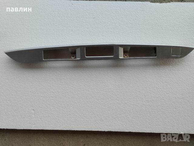 mazda premacy лайсна за задна врата , снимка 3 - Части - 44698873