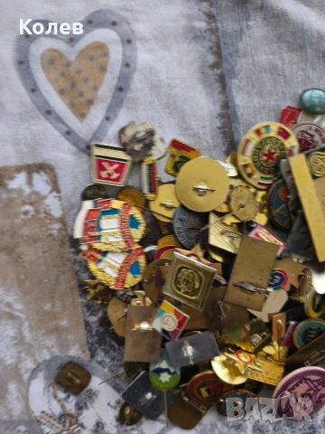 Значки от соца предимно български над 200 броя, снимка 2 - Колекции - 54086267