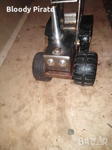 метален трактор , снимка 3 - Коли, камиони, мотори, писти - 53878311